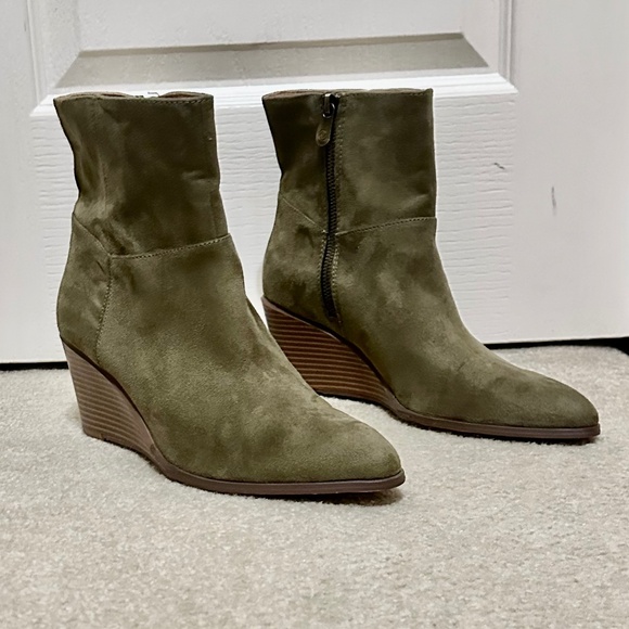 Adrienne Vittadini Suede Ankle Boots Tan Taupe - Picture 3 of 12